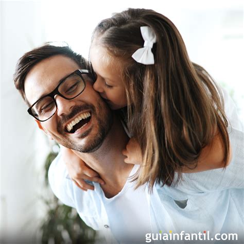 follando con la hija|Hija se lía con su padre y su madre en la cama .